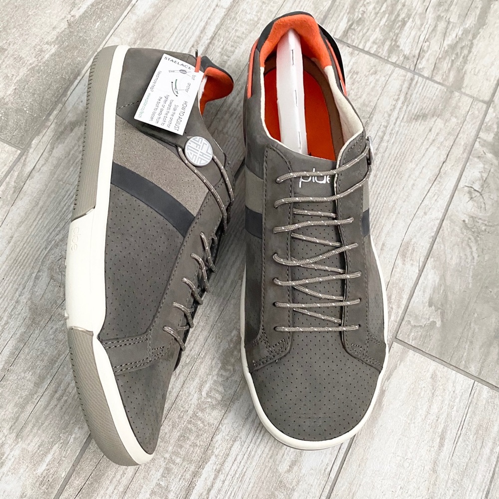 NEW Plae Mulberry Unisex shoes size 9